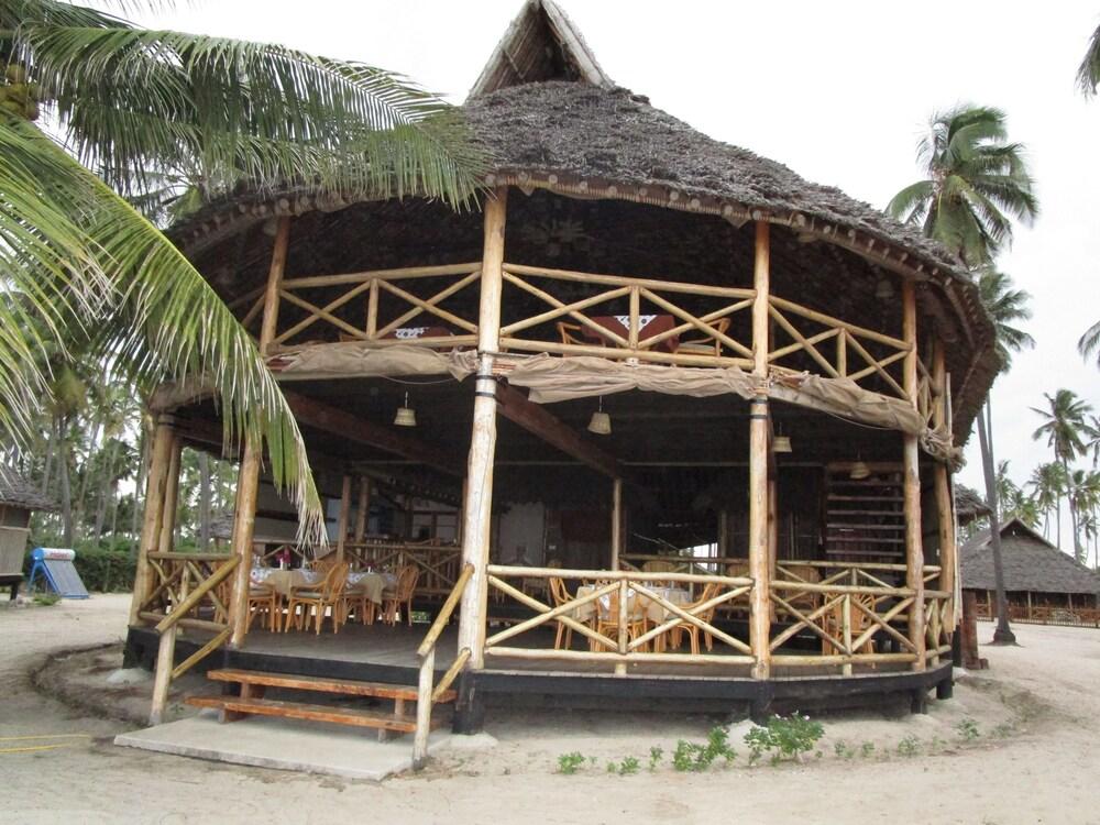 Barry'S Beach Resort Mkwaja Eksteriør billede
