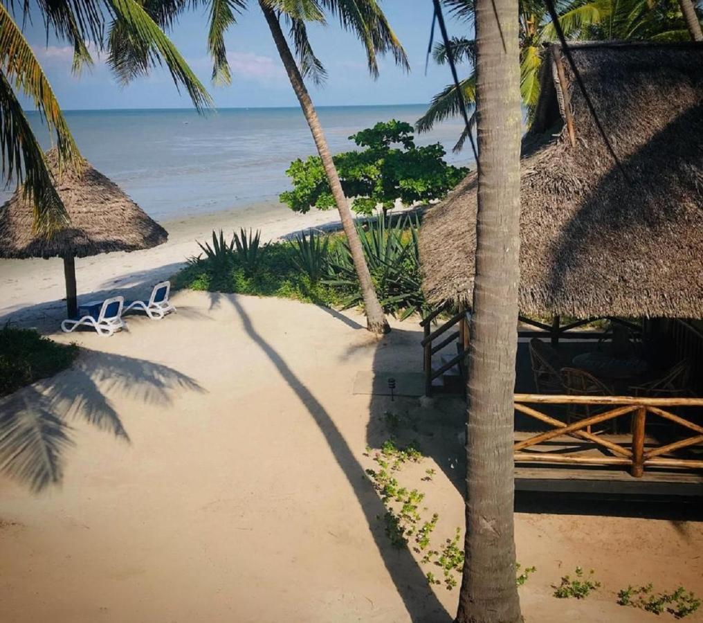 Barry'S Beach Resort Mkwaja Eksteriør billede