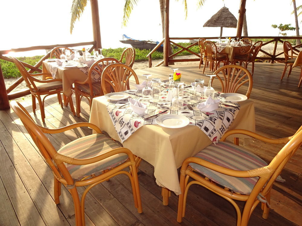Barry'S Beach Resort Mkwaja Eksteriør billede